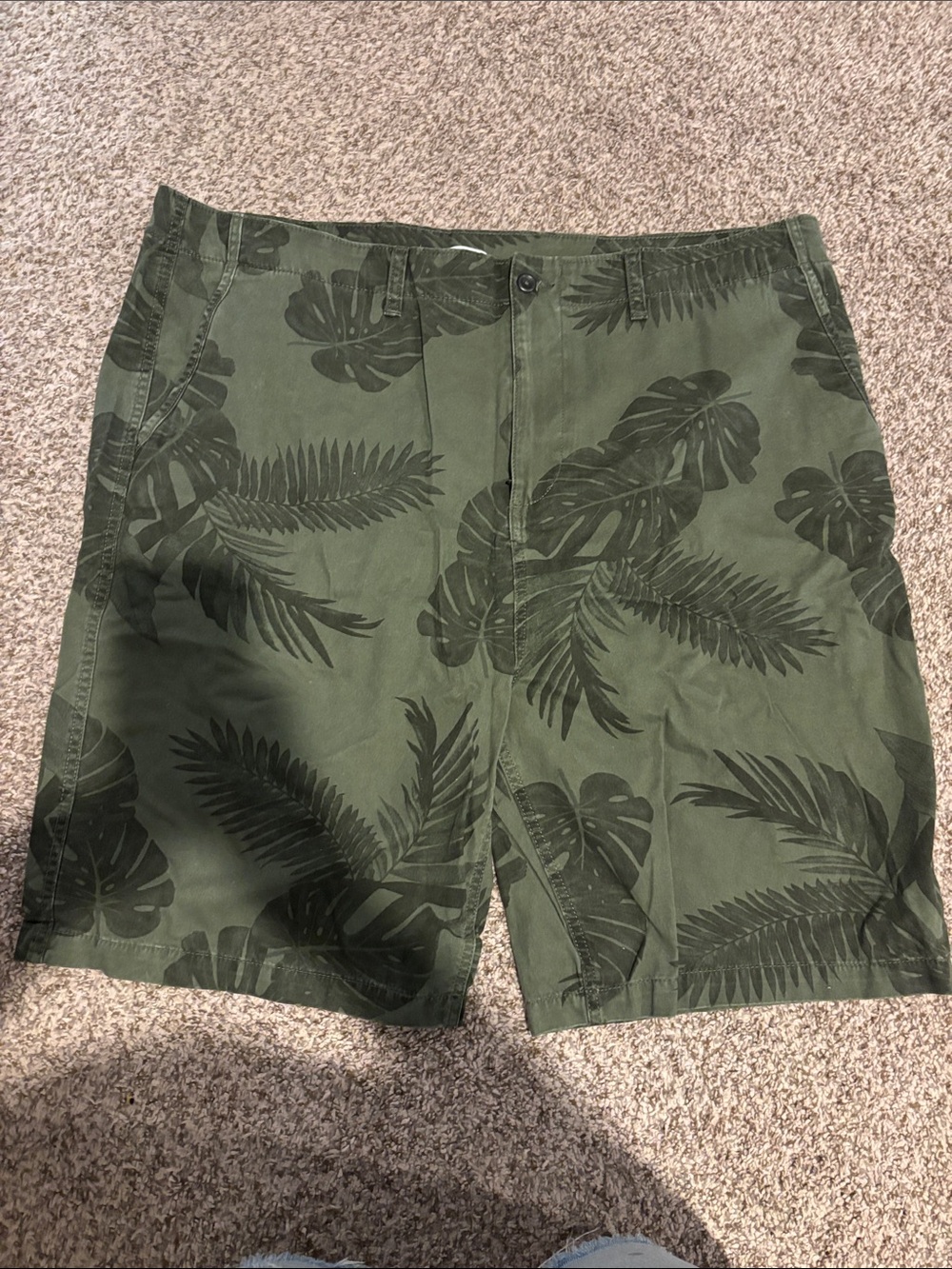Old Navy Olive Green Tropical Leaf Flat-Front Shorts